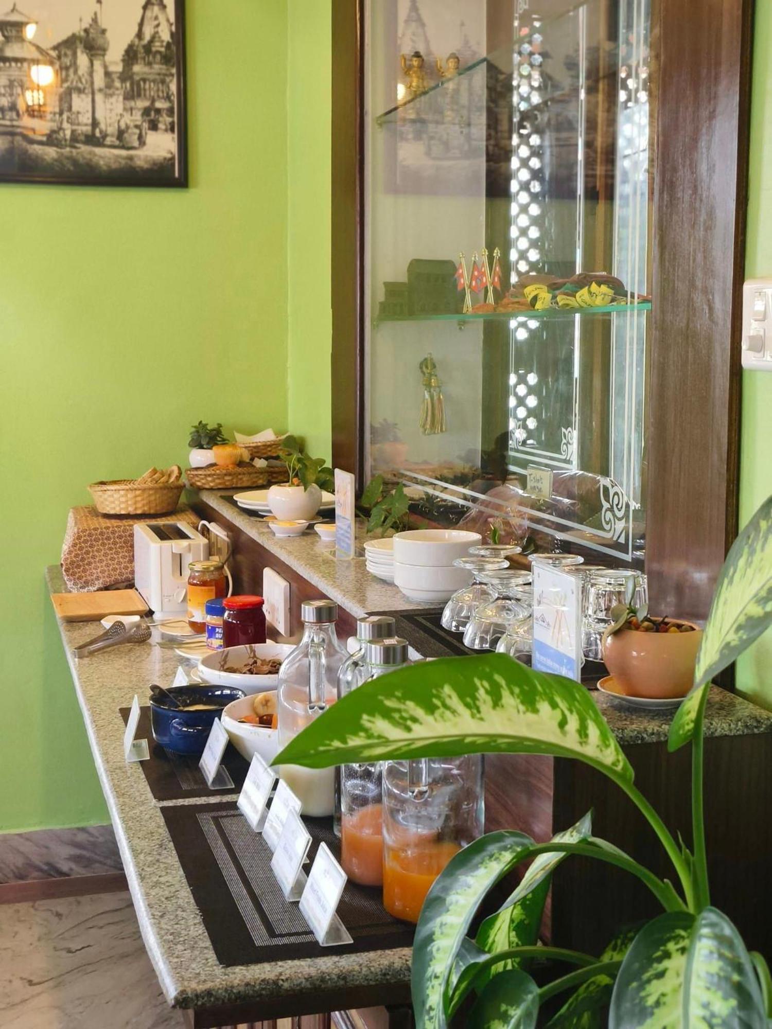 Chef House Resort Katmandou Extérieur photo